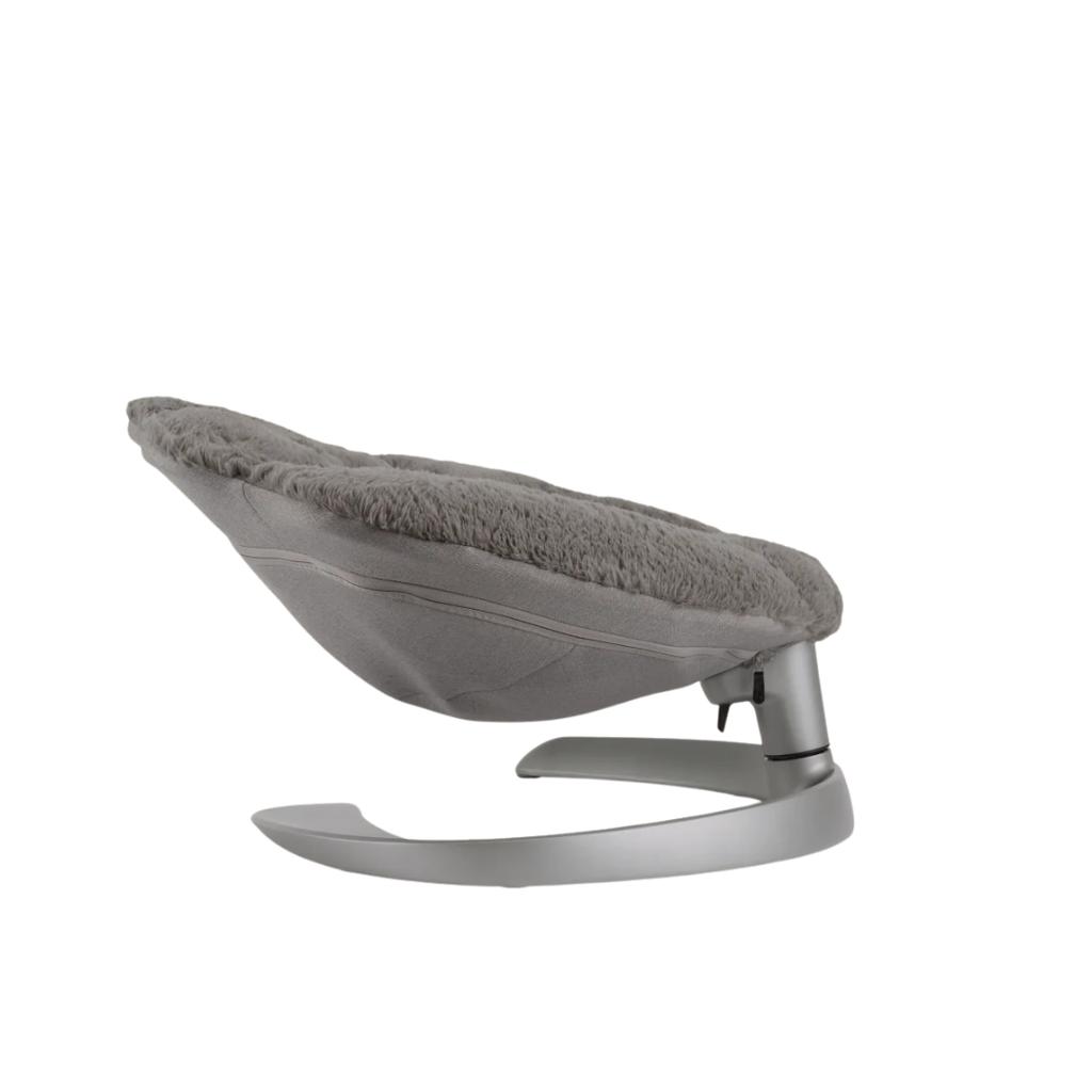 The Clamshell Swivel Lounger
